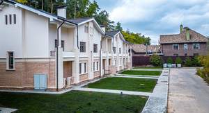 Дом 216м², 3-этажный, участок 3 сот.  