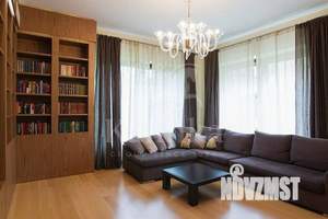 Дом 600м², 3-этажный, участок 8 сот.  