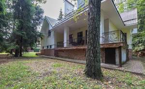 Дом 405м², 3-этажный, участок 15 сот.  