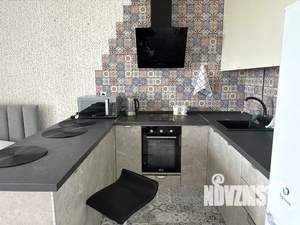 Студия квартира, посуточно, 35м2, 11/25 этаж