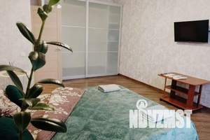 1-к квартира, посуточно, 42м2, 2/18 этаж