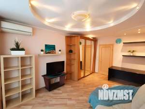 1-к квартира, посуточно, 40м2, 10/22 этаж