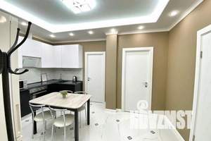 2-к квартира, посуточно, 46м2, 7/24 этаж