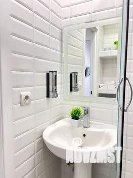 Студия квартира, посуточно, 24м2, 1/20 этаж