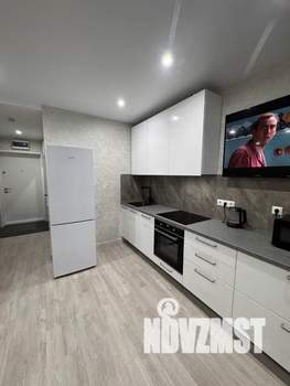 Студия квартира, посуточно, 33м2, 7/23 этаж