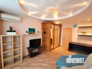1-к квартира, посуточно, 40м2, 1/25 этаж