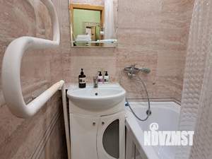 1-к квартира, посуточно, 35м2, 6/9 этаж