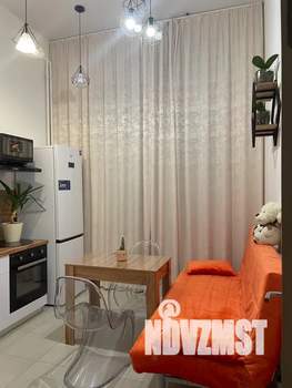 1-к квартира, посуточно, 40м2, 1/18 этаж