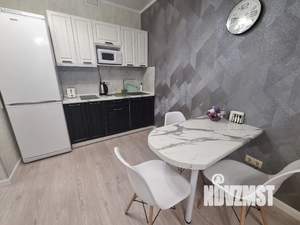 2-к квартира, посуточно, 42м2, 8/22 этаж
