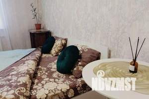 1-к квартира, посуточно, 42м2, 2/18 этаж