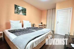 2-к квартира, посуточно, 40м2, 22/25 этаж