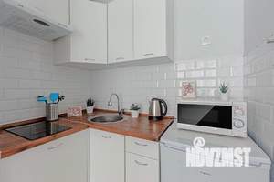 1-к квартира, посуточно, 13м2, 1/1 этаж