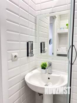 Студия квартира, посуточно, 24м2, 1/20 этаж