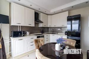 2-к квартира, вторичка, 61м2, 9/17 этаж