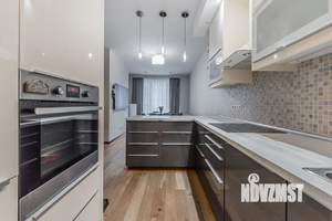 3-к квартира, вторичка, 70м2, 2/28 этаж