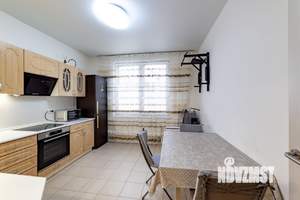 2-к квартира, вторичка, 56м2, 1/25 этаж