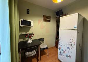 2-к квартира, вторичка, 42м2, 4/4 этаж