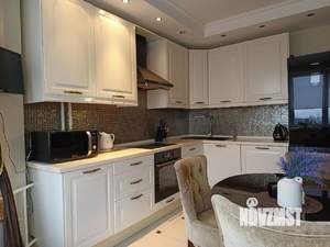 2-к квартира, вторичка, 61м2, 9/17 этаж