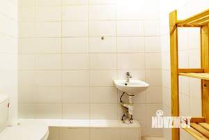 2-к квартира, вторичка, 56м2, 1/25 этаж