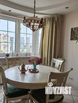 4-к квартира, вторичка, 124м2, 11/17 этаж