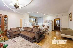 5-к квартира, вторичка, 194м2, 3/3 этаж